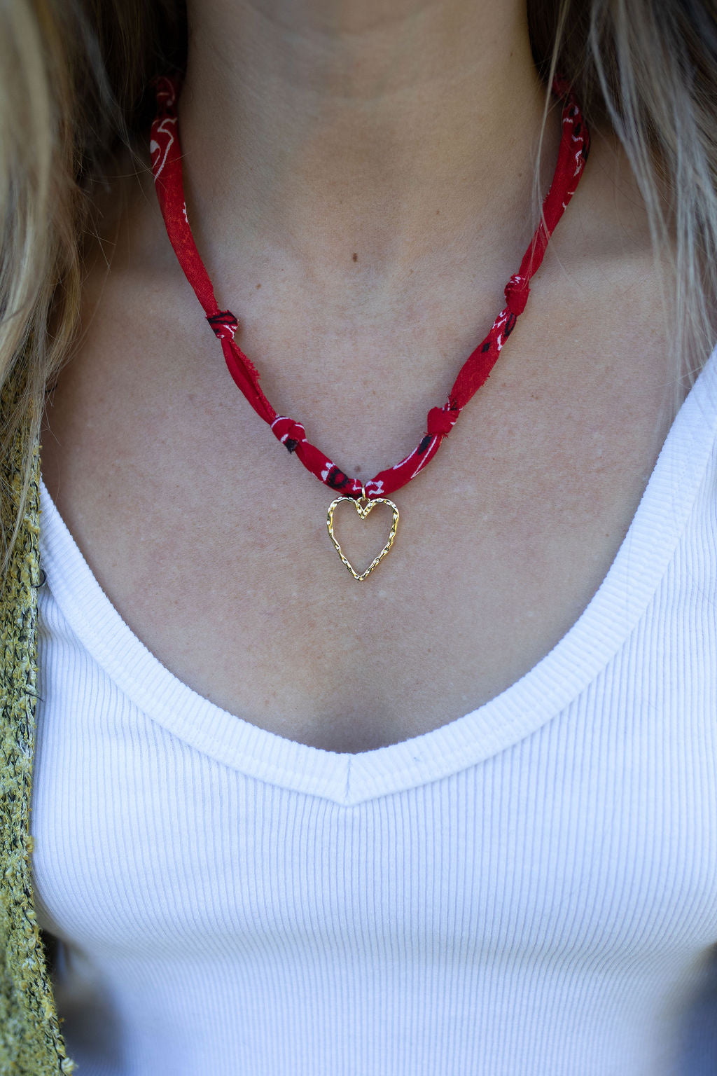 Gold filled open heart + red