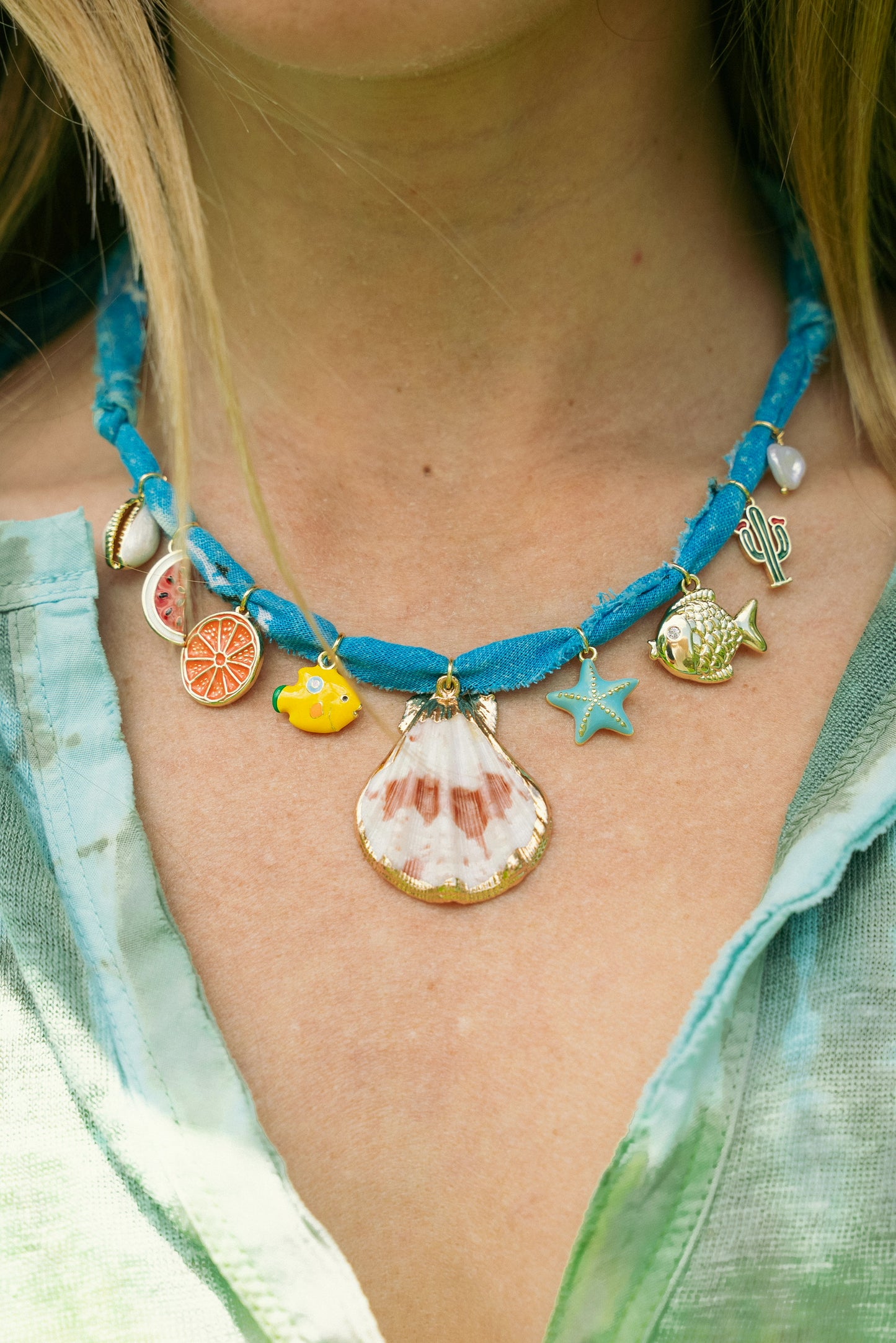 Beachy shell + turquoise