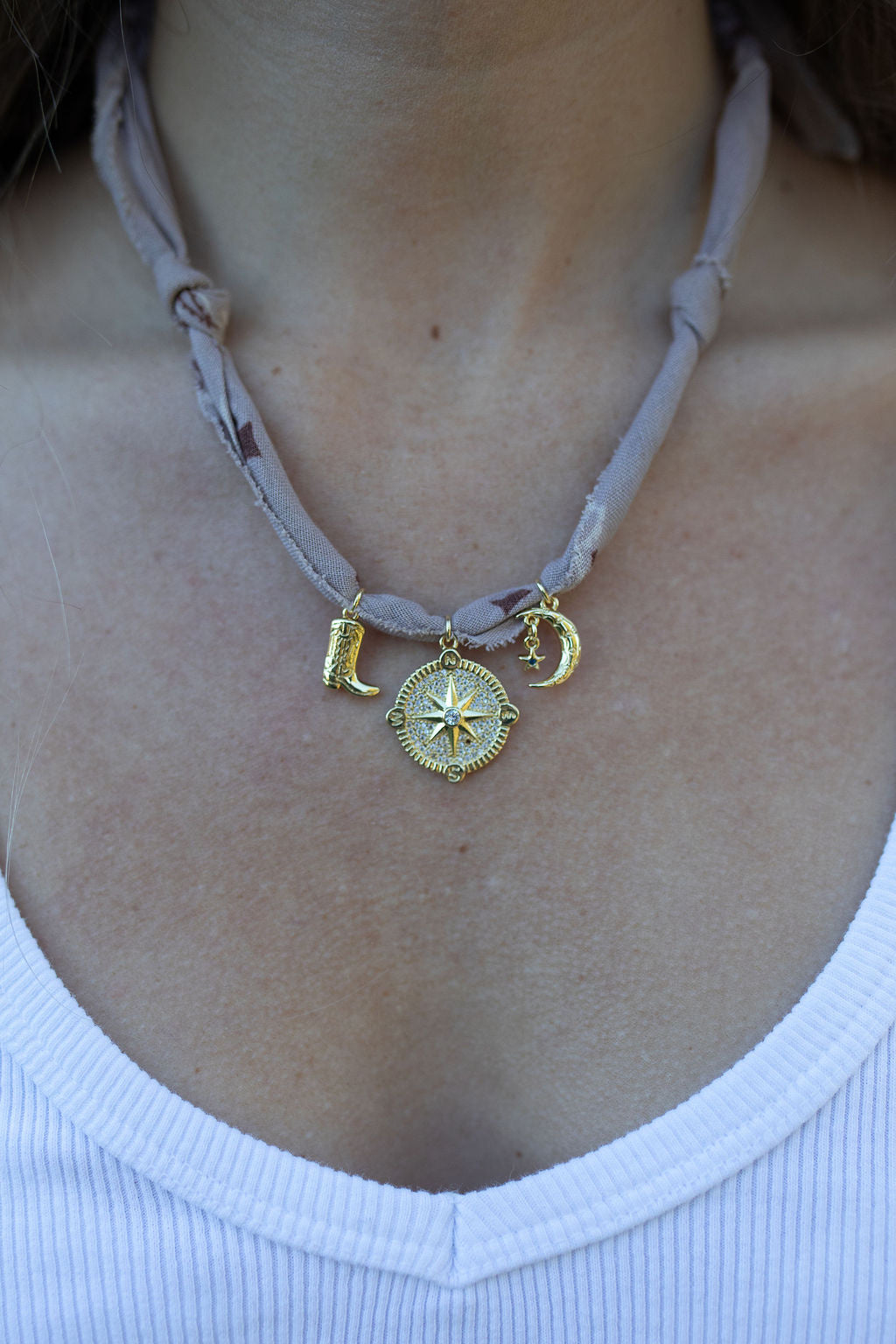 Gold filled compass + taupe