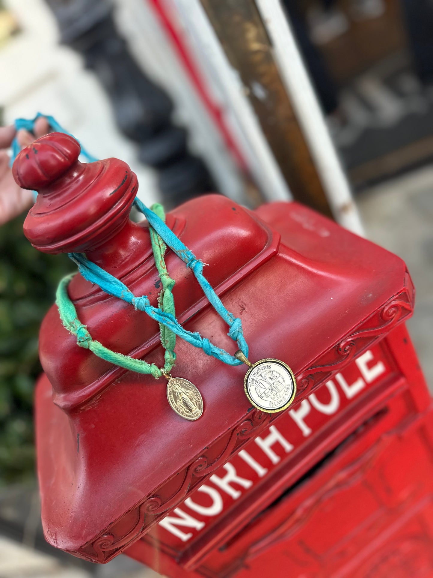 Mary medallion *left* swap to brown