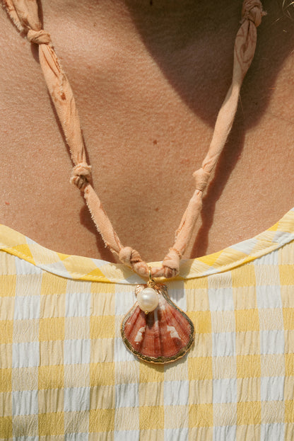 Shell w/pearl + soft coral