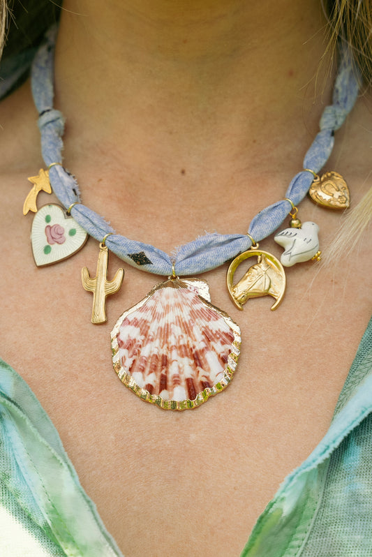 Beachy shell/vintage + chambray blue