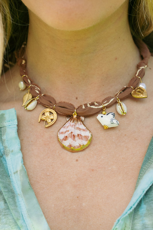 Beachy shell /vintage + custom brown bandana