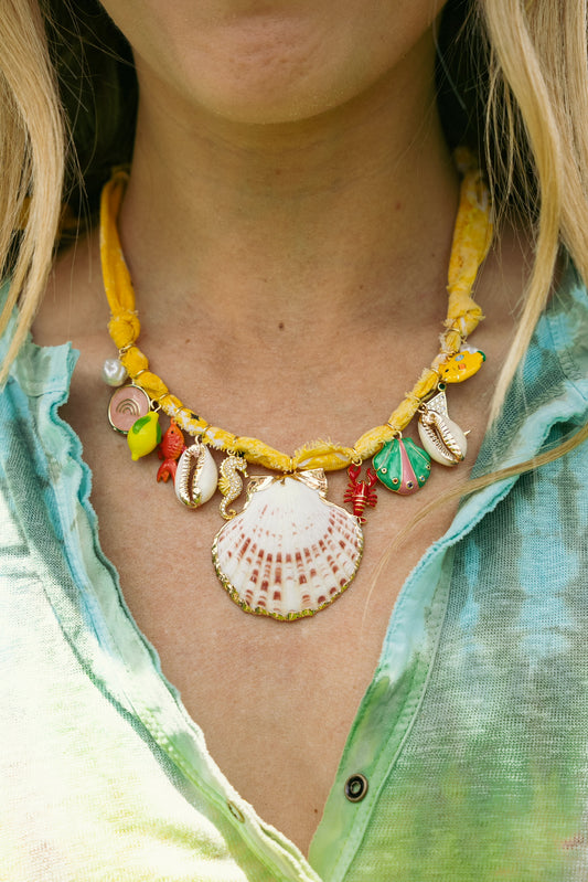 Beachy shell + yellow