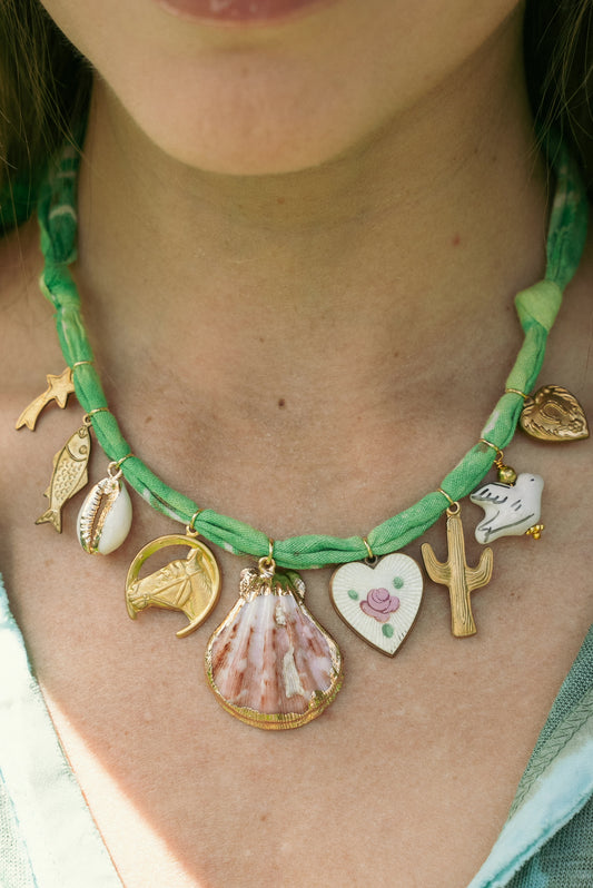 Beachy shell /vintage + green